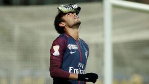 Neymar: Vida boémia não rima com sucesso