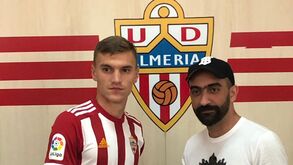 Nikola Maras fica no Almería