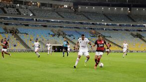 «Jogar no Maracanã ao lado do hospital de campanha para quê? Vamos comemorar o quê?»