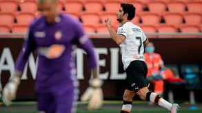Gonçalo Guedes fintou quatro, caiu, levantou-se e marcou um golo do outro Mundo