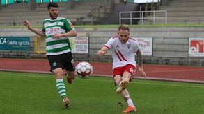 Furlan a chegar para o lado esquerdo