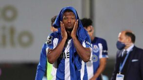 Zé Luís ausente do treino do FC Porto devido a dores na coxa esquerda
