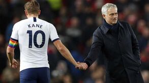 Mourinho não gostou de ser criticado por Paul Merson e até pelo histórico de Ronaldo puxou