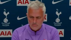 Mourinho: «Os avançados não marcam golos comigo? Cristiano Ronaldo não era mau. Em três épocas fez 168»