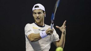 Coronavírus: João Sousa defende Djokovic nos casos positivos no Adria Tour