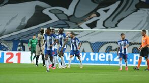 FC Porto goleia no dérbi da Invicta, aproveita deslize do Benfica e isola-se na liderança