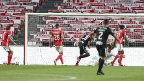 Benfica-Santa Clara, 3-4: tiros de bazuca nos pés