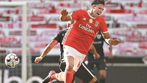 Rúben Dias castigado abre problema na retaguarda