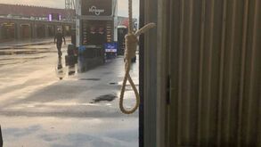 NASCAR revela imagem da corda amarrada na boxe da equipa de Bubba Wallace