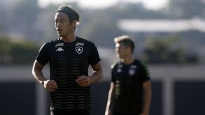 'Samurai' Honda sai em defesa do treinador Paulo Autuori