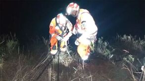 Jogador do Cruzeiro sofre grave acidente: despista-se e carro cai de penhasco com 300 metros