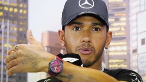 Hamilton incrédulo com Bernie Ecclestone