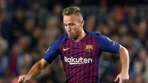Oficial: Arthur deixa o Barcelona e ruma à Juventus