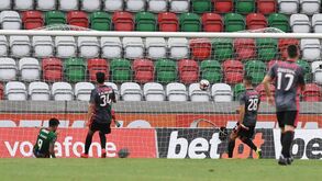 A crónica do Marítimo-Benfica, 2-0: Caldeirão do declínio