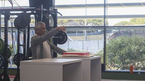 Luís Filipe Vieira faz 71 anos e teve direito a parabéns e a bolo de aniversário