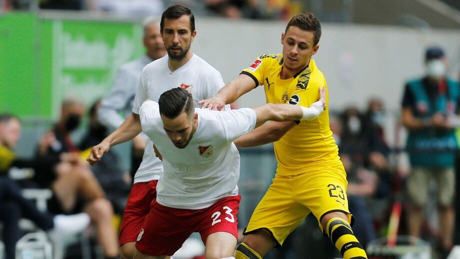 Borussia Dortmund vence em casa do Fortuna Dusseldorf com golo de Haaland nos descontos