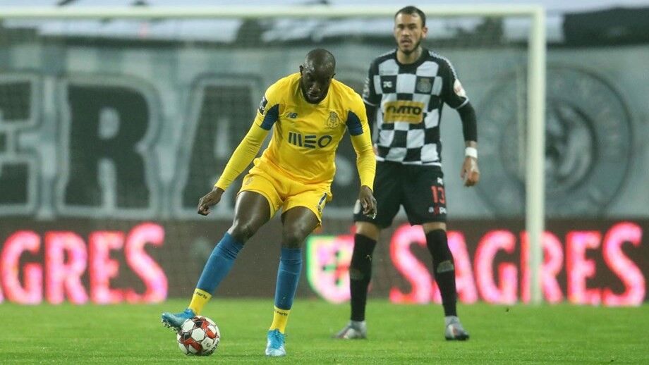 «Alguém consegue explicar?»: FC Porto incrédulo com o