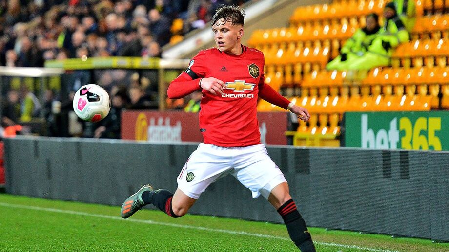 Mercado ao minuto: jovem do Man. United apontado a Benfica e FC Porto e Di María pode voltar à Argentina