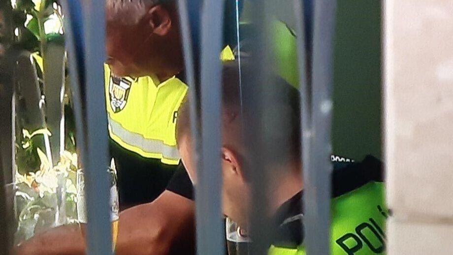 Agentes da Polícia Municipal foram filmados a beber em serviço