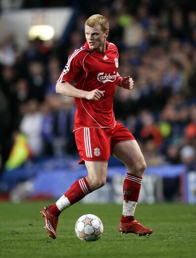 John Arne Riise - 796 jogos (retirou-se em 2017)