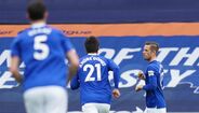 18. Everton - 302 transferências - 877M€