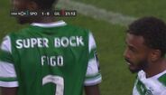 Rafael Camacho como Luís Figo