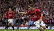 50 Michael Owen - 0.44 golos por jogo (167 golos em 379 jogos)