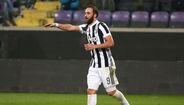 31 Gonzalo Higuaín - 0.49 golos por jogo (290 golos em 592 jogos)