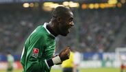 24 Grafite - 0.51 golos por jogo (95 golos em 186 jogos)
