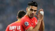 12 Falcão - 0.58 golos por jogo (158 golos em 272 jogos)