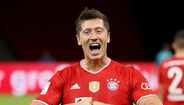 3 Robert Lewandowski - 0.73 golos por jogo (345 golos em 472 jogos)