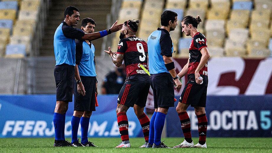 «Sou eu que vou sair, p...»: as palavras que valeram a expulsão a Gabigol no Flu-Fla
