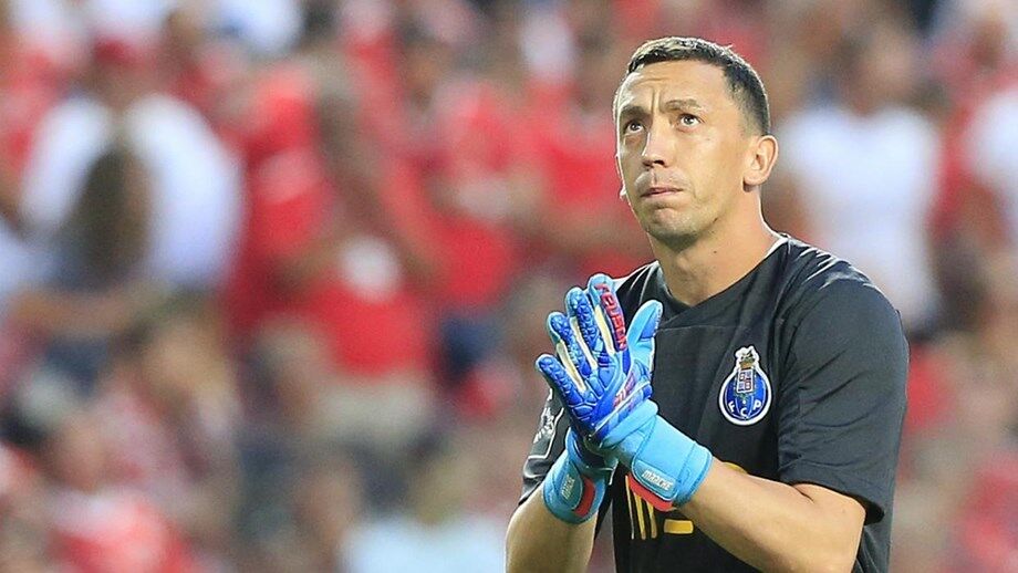 Como o legado pesado... ficou leve: Marchesín esteve à altura do ídolo Casillas