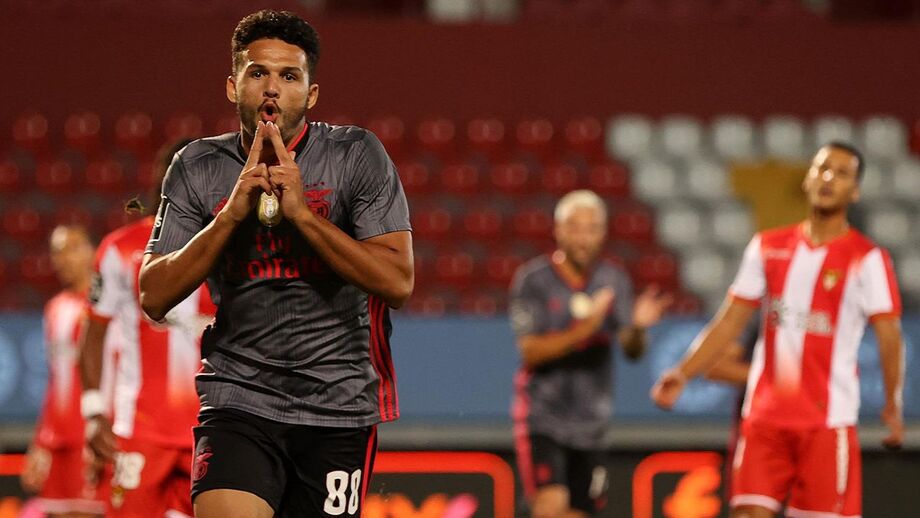 Miúdos da formação do Benfica deliram com 'feiticeiro' Gonçalo Ramos