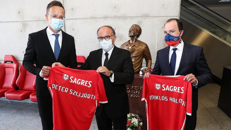 Benfica homenageia Eusébio, Béla Gutmann e Féher na presença de ministro húngaro