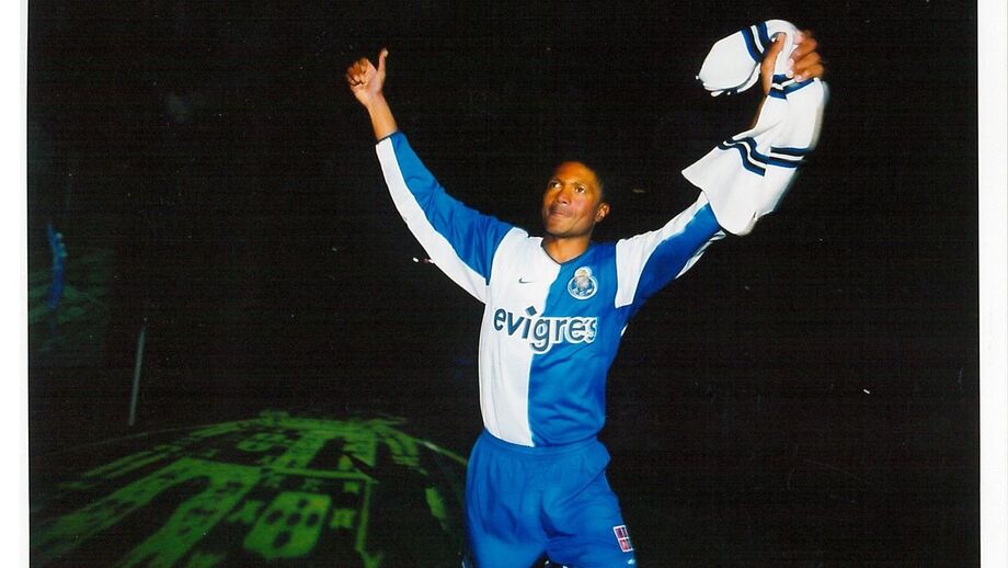 Aloísio: Recordista no FC Porto e símbolo contra o racismo no Barça