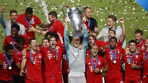 Hansi Flick tinha bons ovos e soube fazer a omelete: Um Bayern Munique a 100%