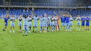 Slovan Bratislava e Prishtina afastados das competições europeias devido a casos de Covid-19