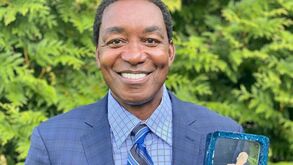 Isiah Thomas encontra à venda na internet troféu de MVP que lhe tinha sido roubado 