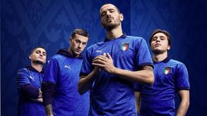 Eis o novo equipamento da seleção italiana inspirado na... Cultura Renascentista