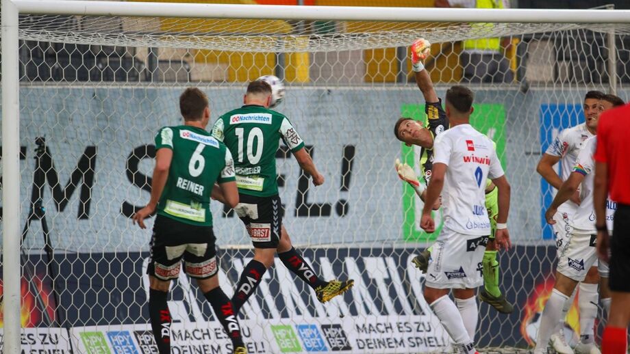 Polémica na Áustria: equipa goleia 9-0, sobe à 1.ª divisão e o rival desconfia