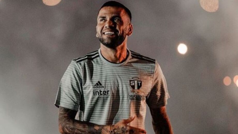 Dani Alves elogia novo treinador do Flamengo: «Vivemos momentos incríveis e históricos»