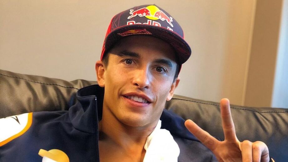 Marc Márquez lesionou-se a abrir a janela para passear os cães