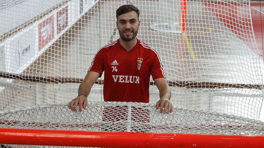 Miguel Vieira renova contrato com o Benfica