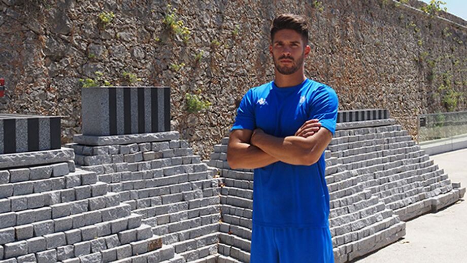 Hugo Basto reforça o Estoril