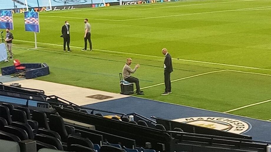 Uma imagem para a história: Guardiola e Zidane à conversa como dois amigos no relvado