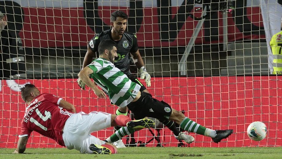 Mercado: saídas à vista em Benfica e Sporting e futuro de Jackson Martínez segue em aberto