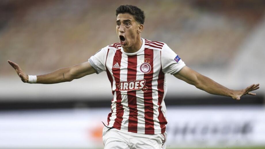 Liverpool contrata lateral-esquerdo Kostas Tsimikas ao Olympiacos