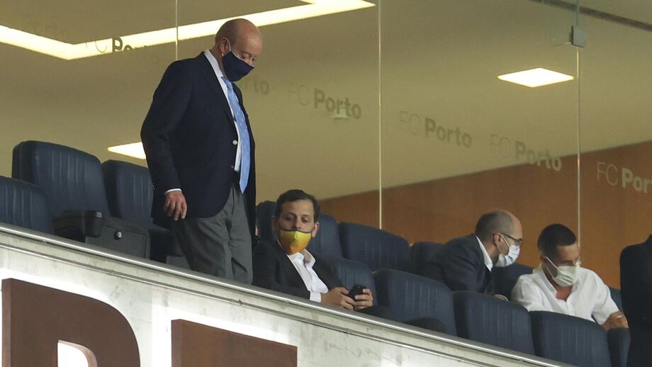 Pinto da Costa suspenso por 45 dias por críticas a Soares Dias