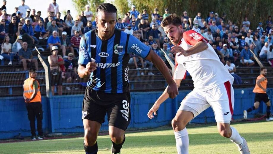 Santa Clara contrata avançado uruguaio Gustavo Viera
